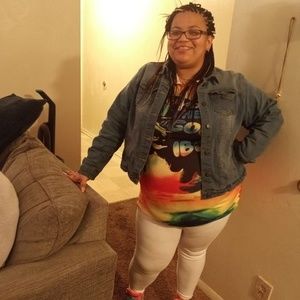 Meet your Posher, Shirinia